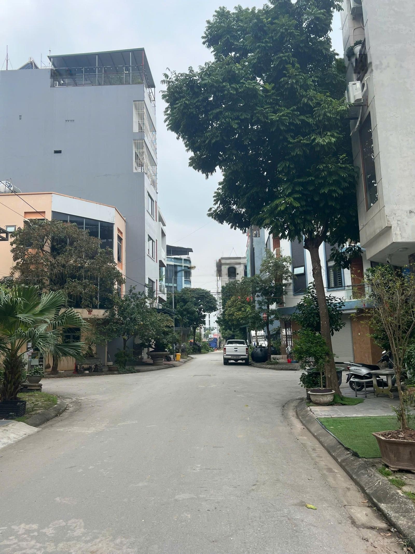 Bán đất dịch vụ yên nghĩa - kd tốt, phân lô ô tô tránh vỉa hè rộng, tiềm năng tăng giá.