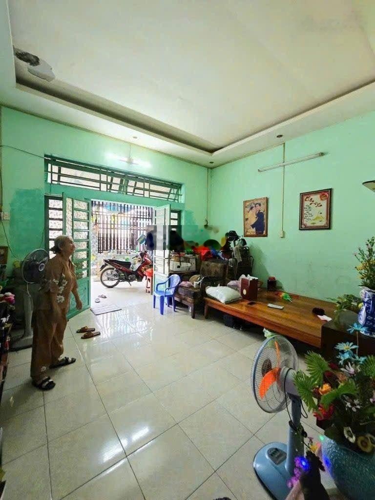 Nhà Long Trường, DT 75m2. 5 x 15. Hẻm Xe Hơi