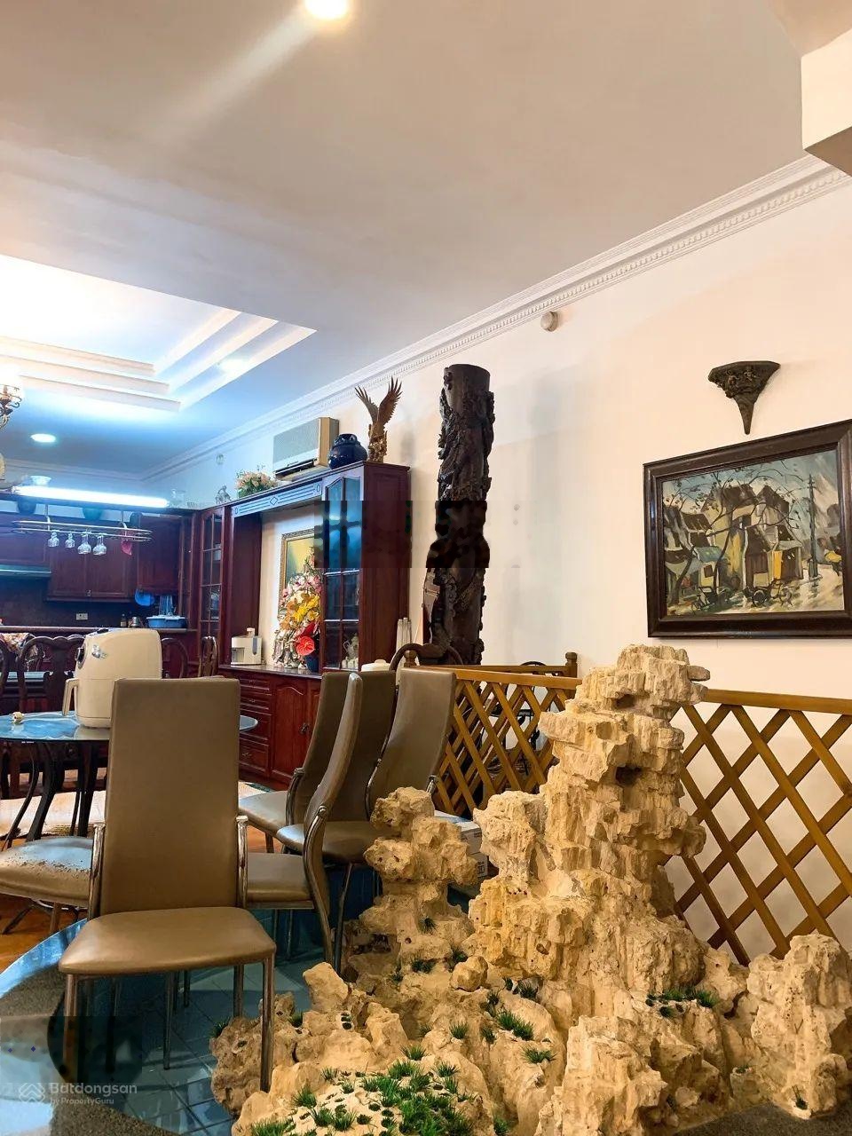 Bán biệt thự Phố Dịch Vọng, công viên Cầu Giấy 270m2, 5T, giá 277tr/m2