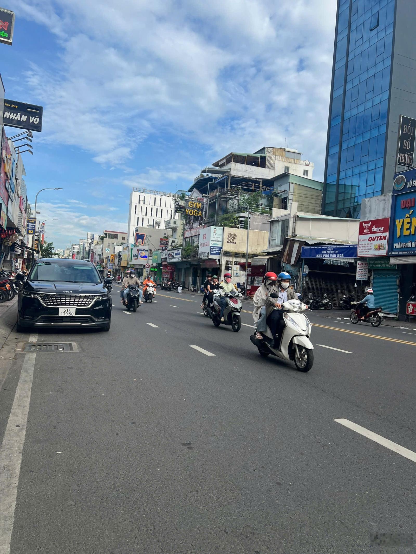 Cho thuê nhà Mặt Tiền - Phan Đình Phùng, P2, Phú Nhuận - 3,5x20m - 2 Lầu- Nhà mới