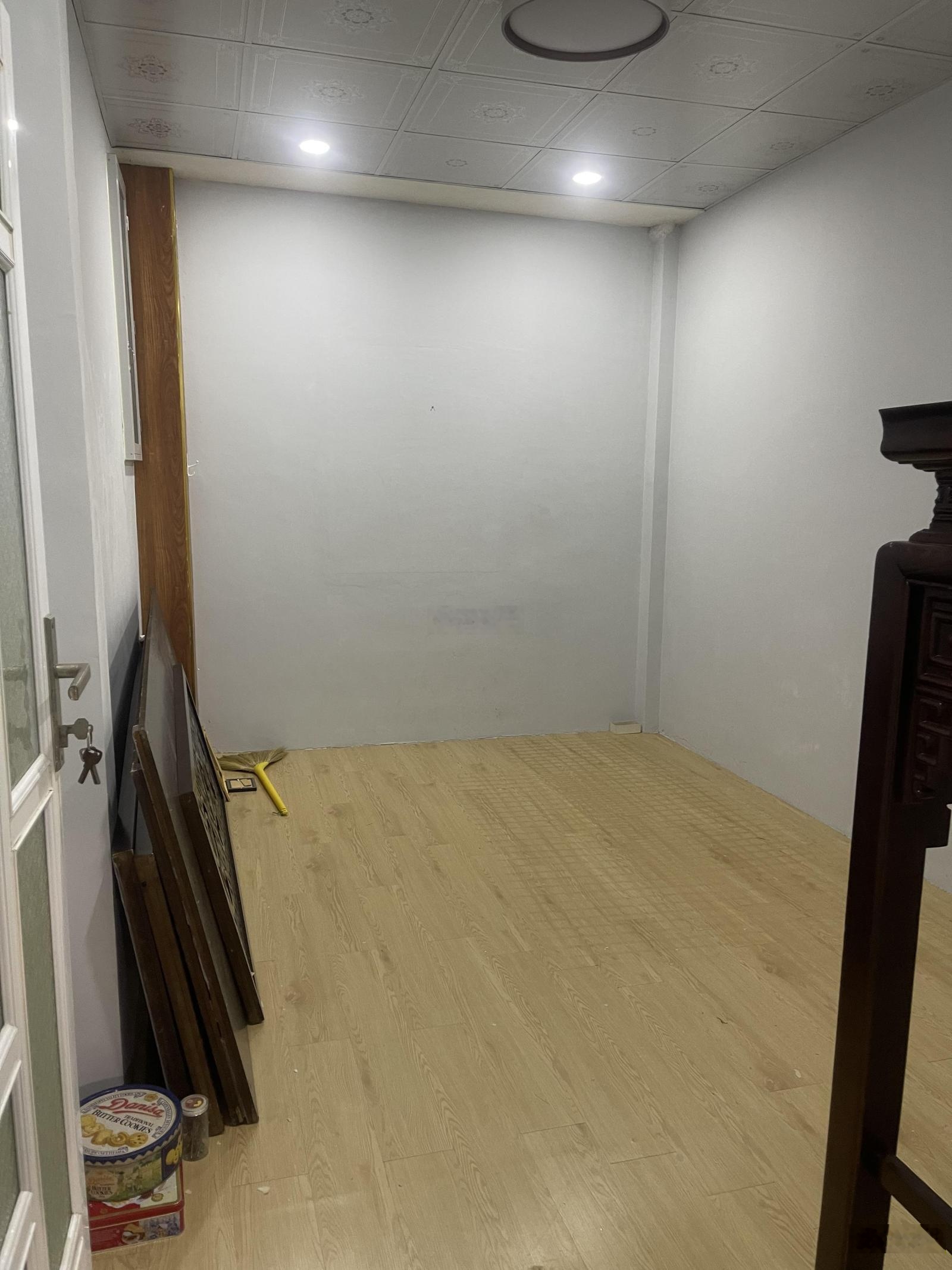 Bán nhà chính chủ hẻm xe hơi F4 Q8