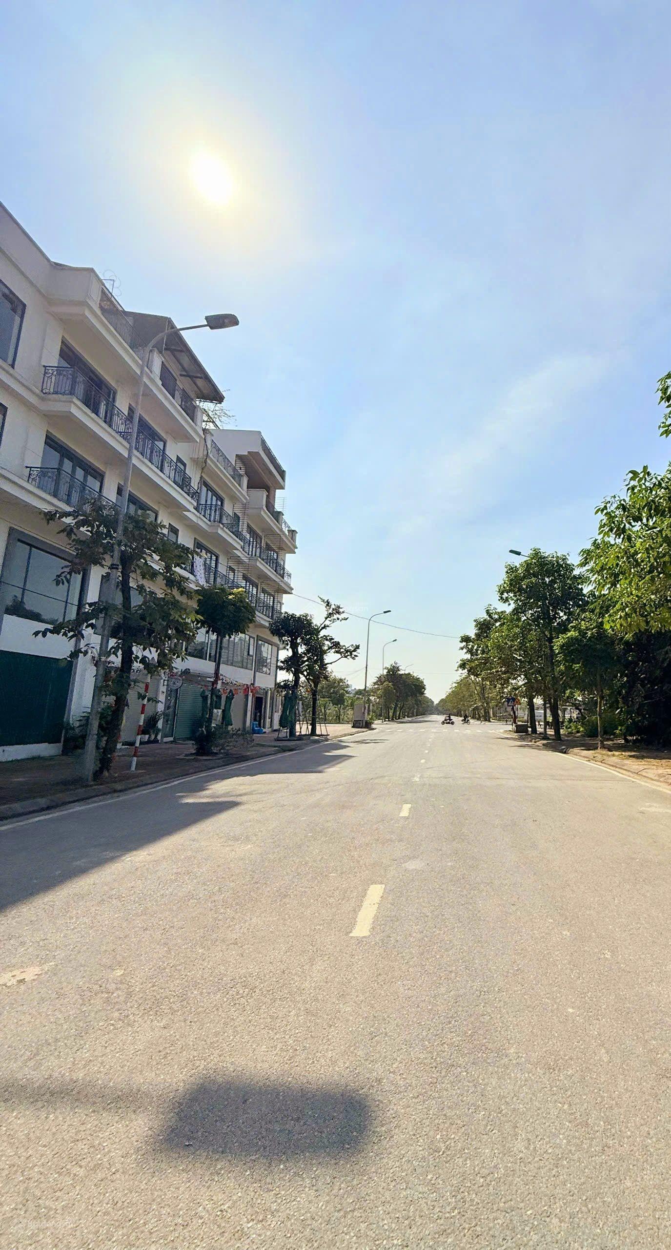 Bán nhà 121m2 khu đấu giá tái đất đường nguyễn mậu tài ôtô vỉa hè kinh doanh - gần hồ điều hòa