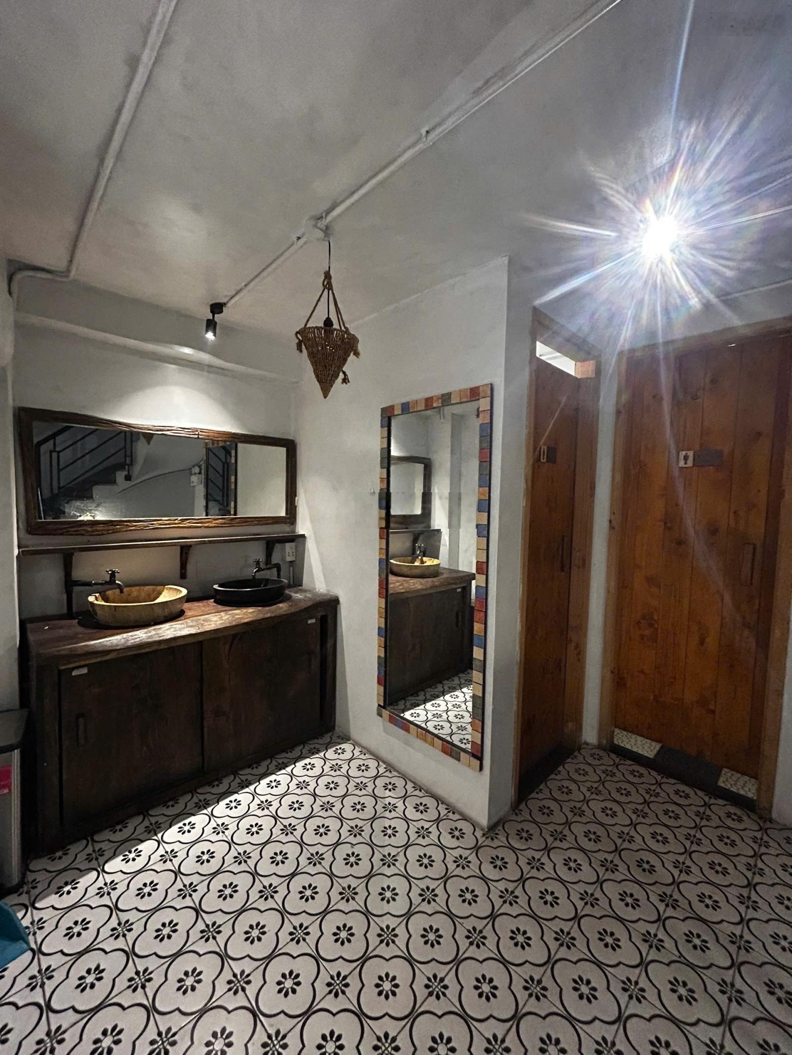 Chính chủ cho thuê MB 98 Lê Lai Q.1 2wc 2 máy lạnh giá 30tr chốt 25tr vị trí siêu VIP 0901970599