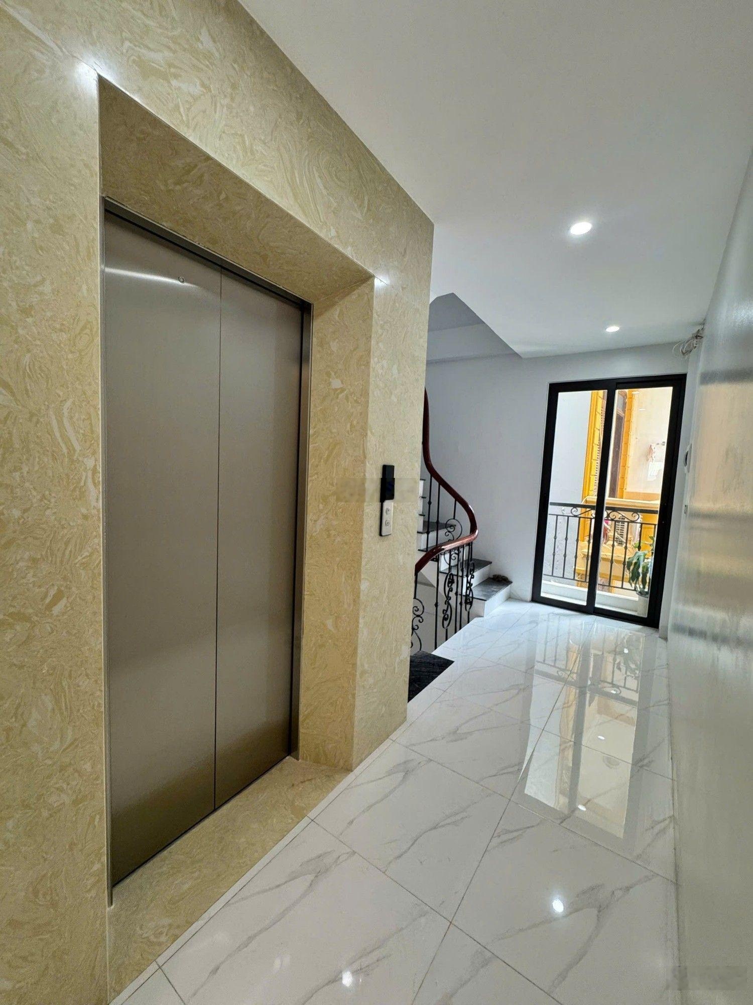 Nhà đẹp an dương ở ngay- 6t thang máy - lô góc- ô tô đỗ cửa- gần hồ tây, hồ trúc bạch 45m2 16.7 tỷ