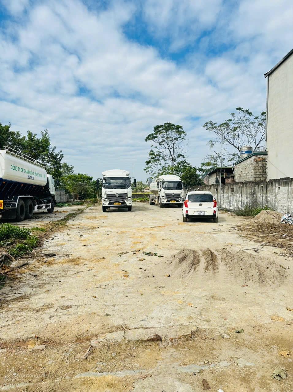 935m2 mặt tiền 18m trục chính thôn đông tiến xuân mai hà nội