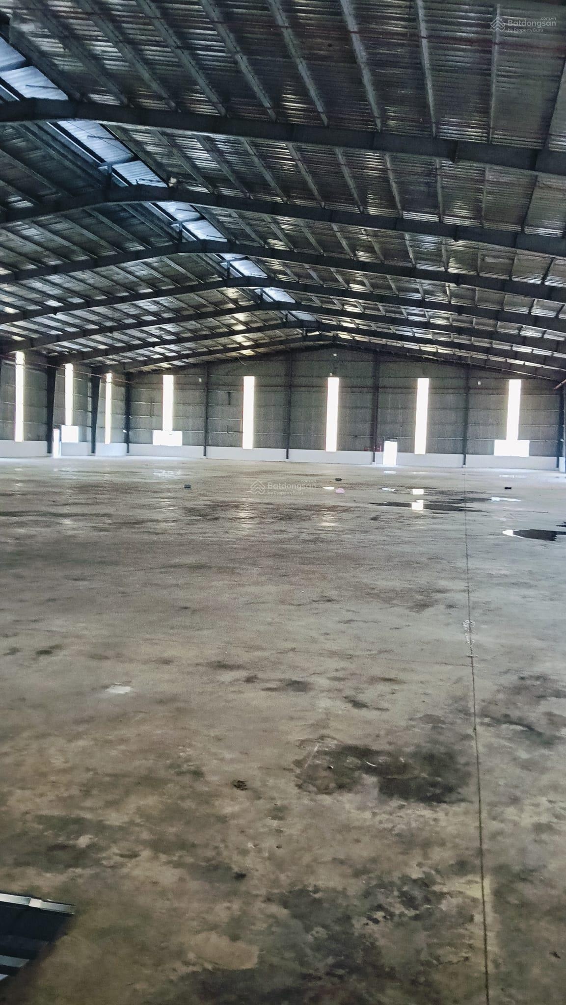 Bán kho xưởng trong KCN Hòa Bình , Long An , KV: 8.500m2, XD : 5.400m2 , giá bán : 68.7 tỷ
