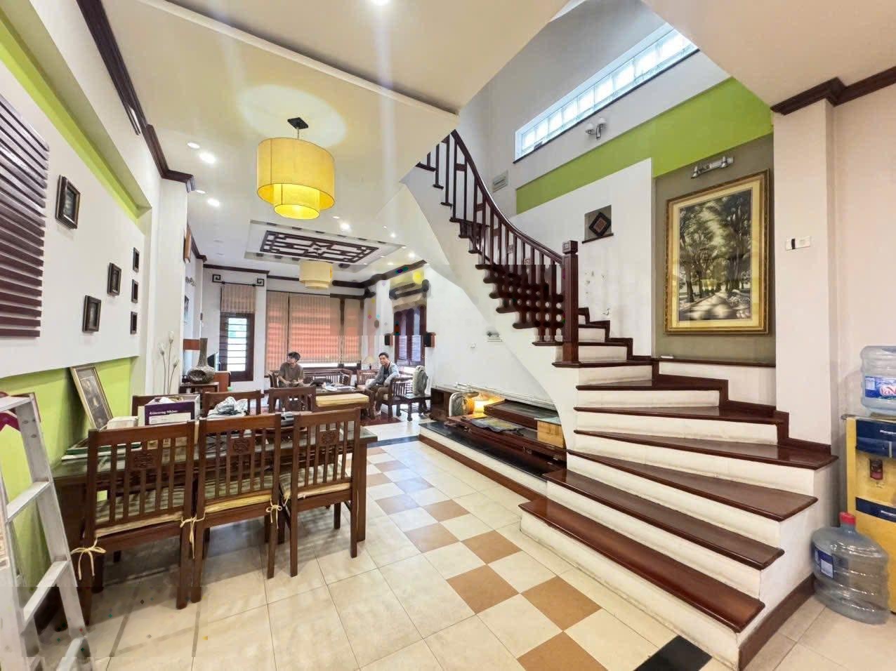 Bán nhà Thanh Xuân, lô góc 3 thoáng, oto tránh, vỉa hè kinh doanh, 55m 5 tầng, chỉ 28. X tỷ