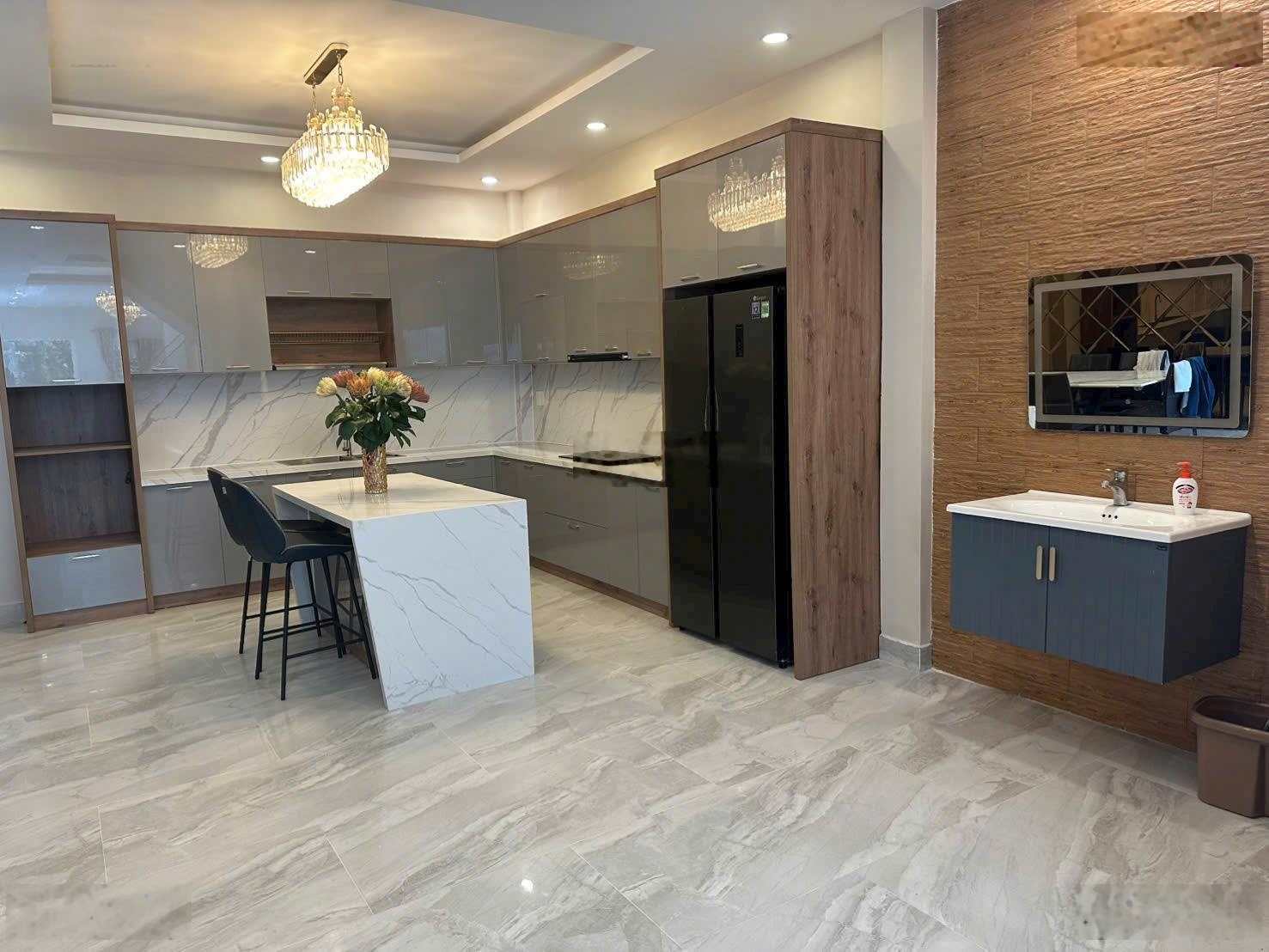 Bán nhà 150 Nguyễn Trãi ngang 6m - 110m2 đất - 5 tầng P Bến Thành Q1 chỉ 25 tỷ (Hình thật)