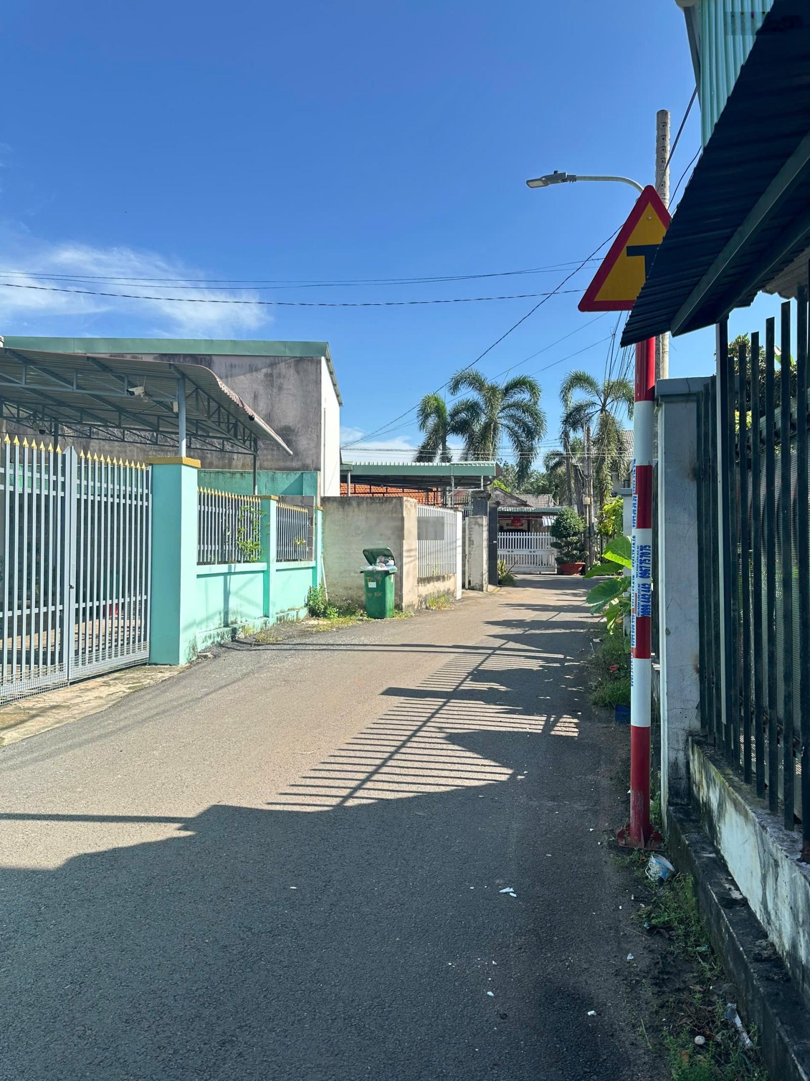 Chủ ngộp bán gấp lô đất biệt thự vườn Long Phước dân cư kín 170m2/1ty750