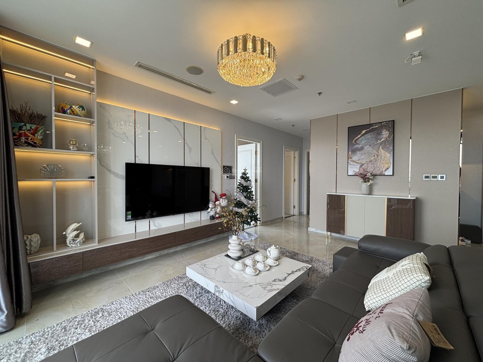 Cho Thuê - Bán Căn hộ 3BR, 2WC, 121m2, giá 80 triệu VND tại Vinhomes Golden River, Quận 1, TP. HCM