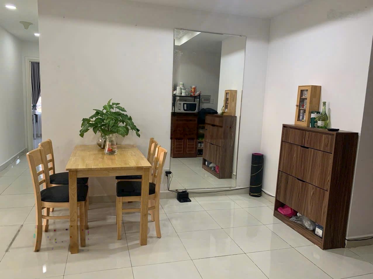 Bố vợ bán nhà 312 Lạc Long Quân, 3 tỷ, 66m2, Nội thất mới P5, Q11