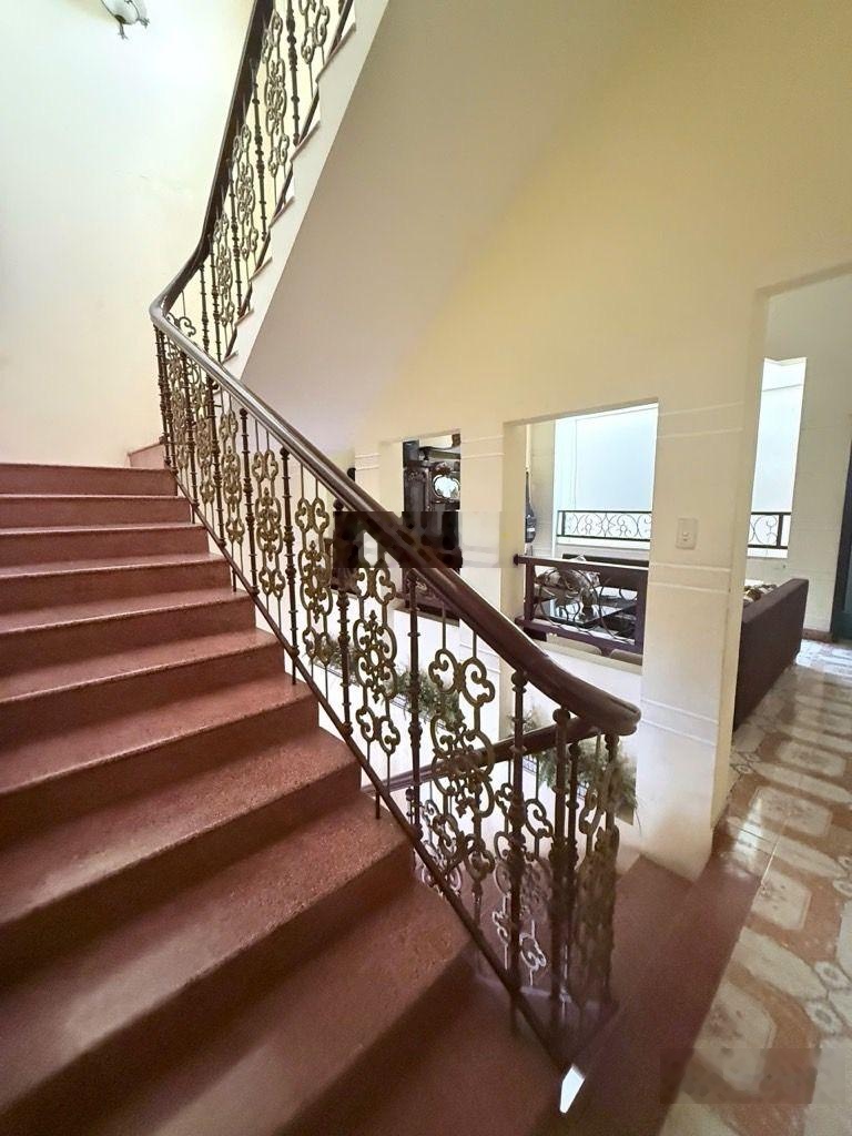 Sát vách phú nhuận -hẻm oto - ngang lớn 5m x 22m - 104m2 - 3 tầng btct