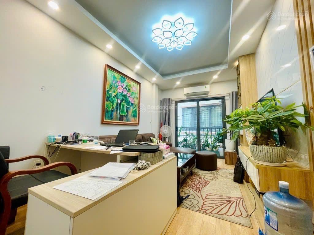 Bán gấp nhà ngô thì nhậm, hàđông- phân lô, ô tô đỗ, kinh doanh sầm uất, dân trí cao, tiện ích nhiều