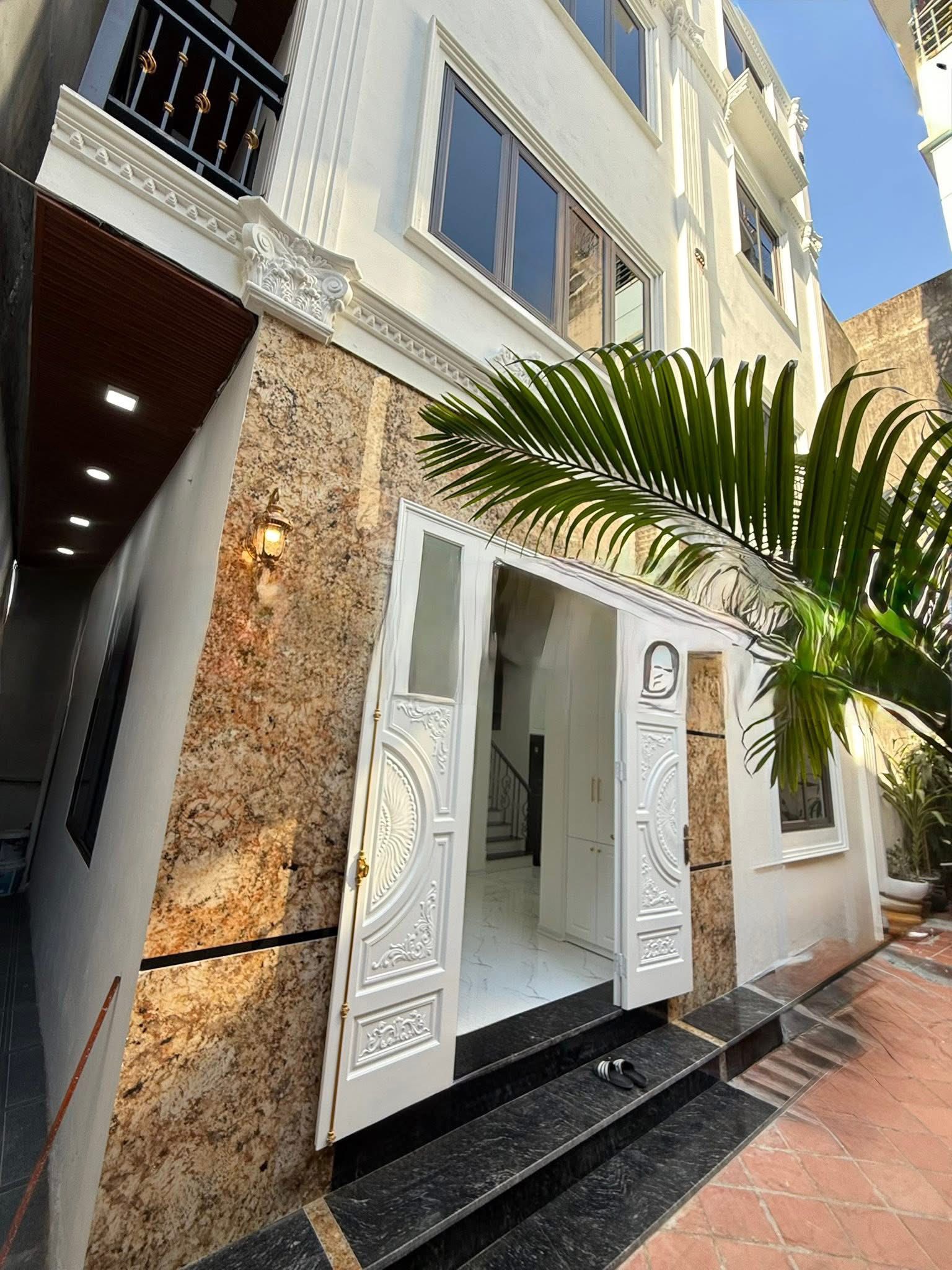 Bán biệt thự mini Thụy Khuê, sát Hồ Tây, diện tích 60m2, xây 4 tầng, giá 14,8 tỷ