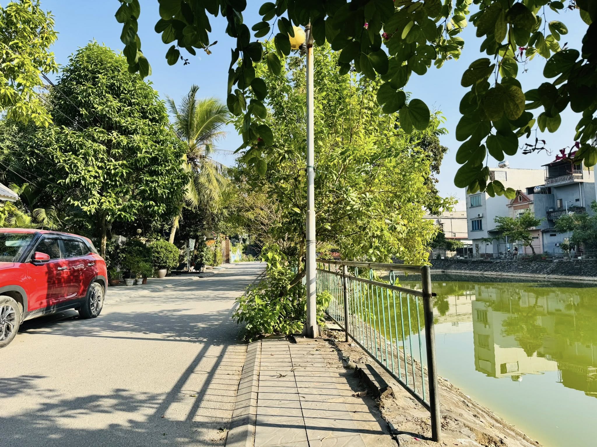 Bán đất thổ cư 55.4m2, mặt tiền 4.48m, đường thông ô tô, gần hồ điều Hòa, Đông Anh, Hà Nội