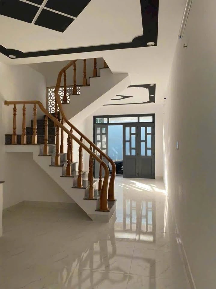 Nhà 1 trệt 1 lầu 35m2, giá 1,4 tỷ, hẻm 927 Bùi Thiện Ngộ, Rạch Dừa