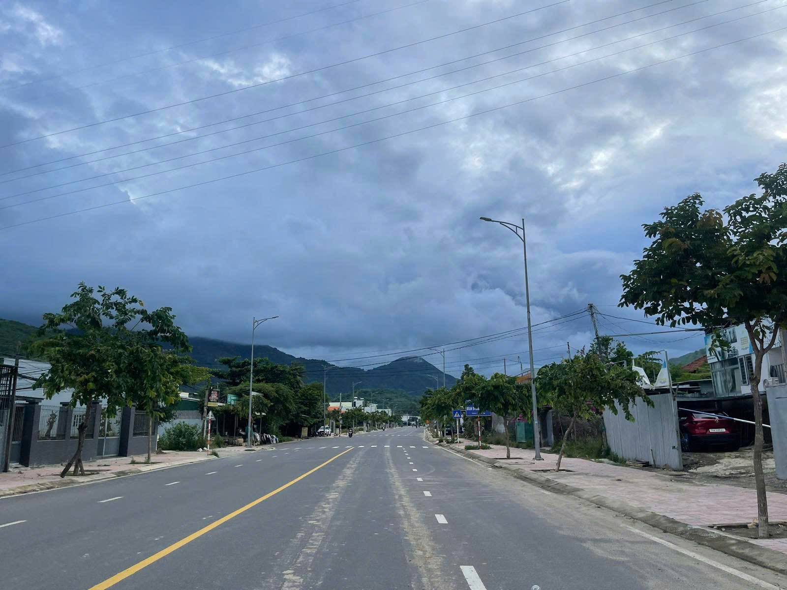 Bán lô đất siêu phẩm mặt tiền đường Phong Châu, Nha Trang, giá chỉ 4.55 tỷ