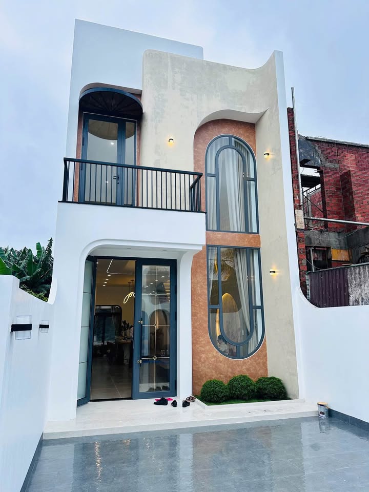 Siêu phẩm nhà mê 3 tỷ 850 triệu, 3 phòng ngủ, sân ô tô, nội thất cao cấp, chỉ cần xách vali vào ở