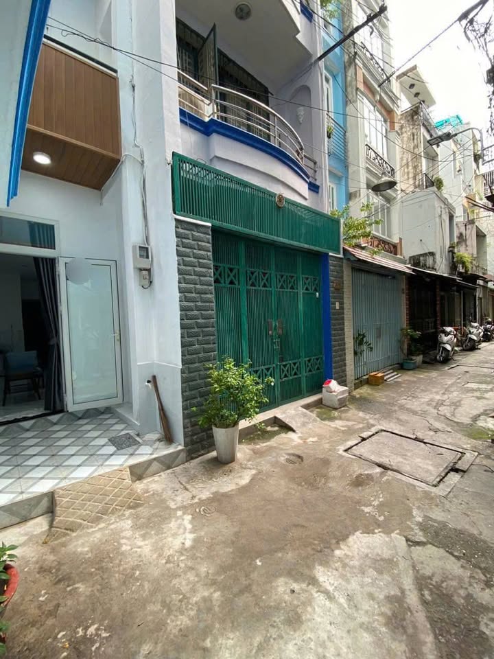 Bán nhà hẻm 3m đường Sư Vạn Hạnh, Quận 10, diện tích 38m2, 2 tầng, 3 phòng ngủ