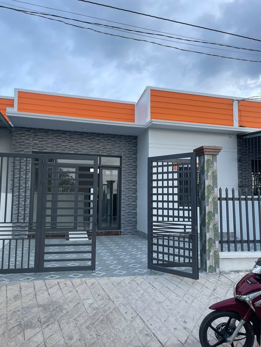 Bán nhà xây mới tại thành phố Cao Lãnh, view cánh đồng, giá chỉ 1,2 tỷ