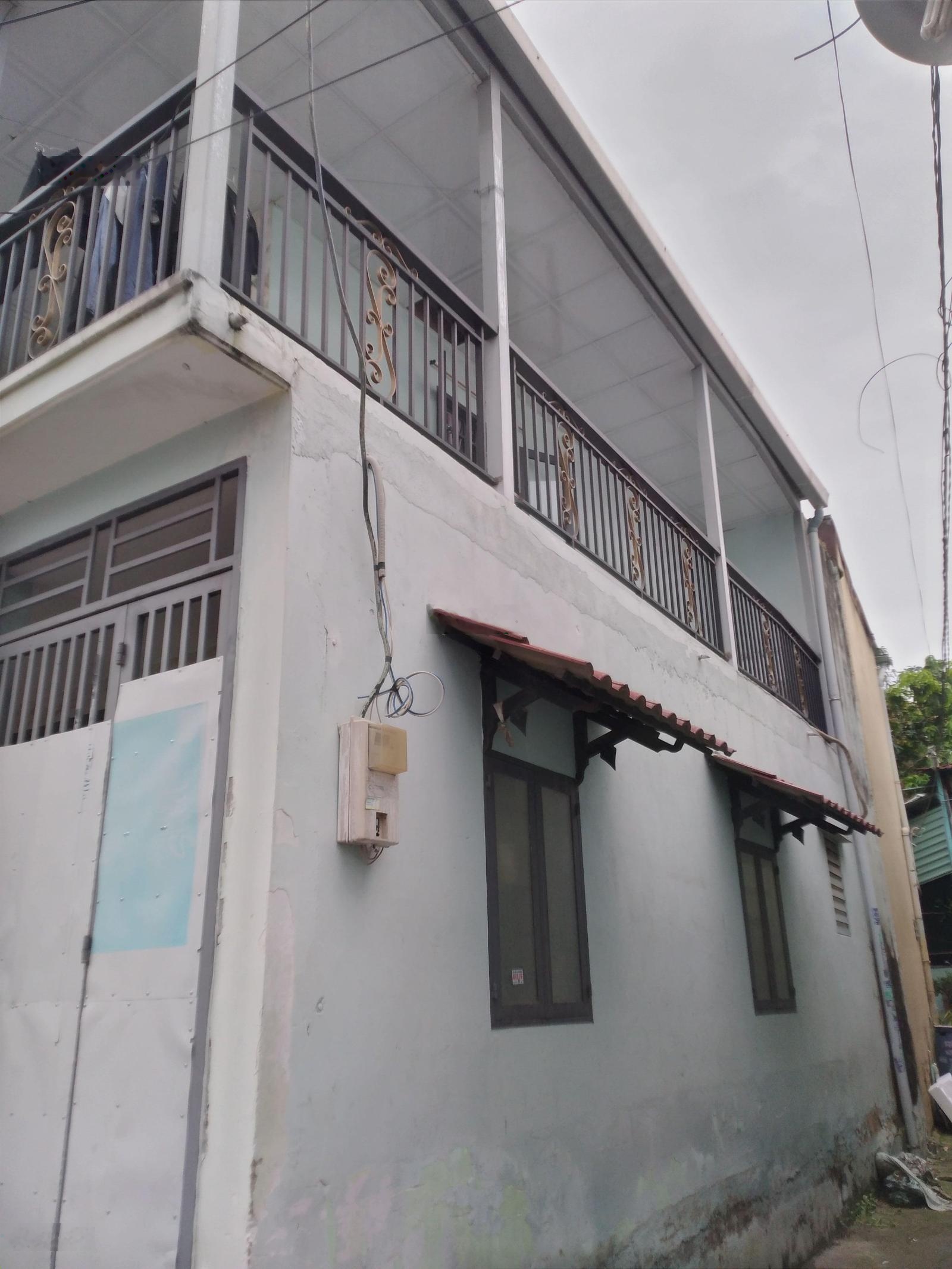 Nhà 2 tầng, hxh, 4.2 x 10m, giá sẵn sổ