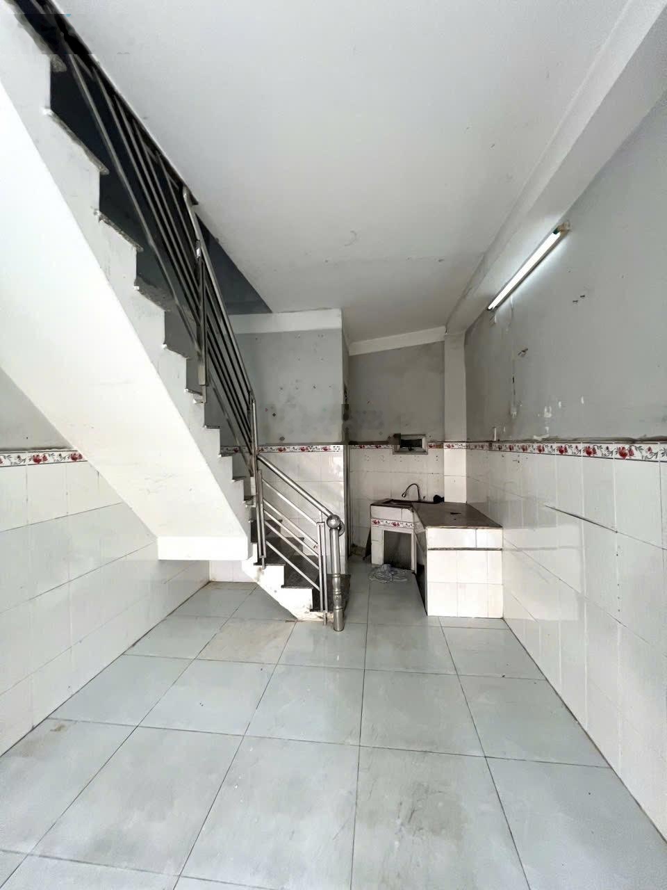 Mtkd đỗ nhuận tân phú - chỉ 3.8t( tl ) nhà 2 tầng đúc bt giả chắc chắn - về ở hay cho thuê 8tr