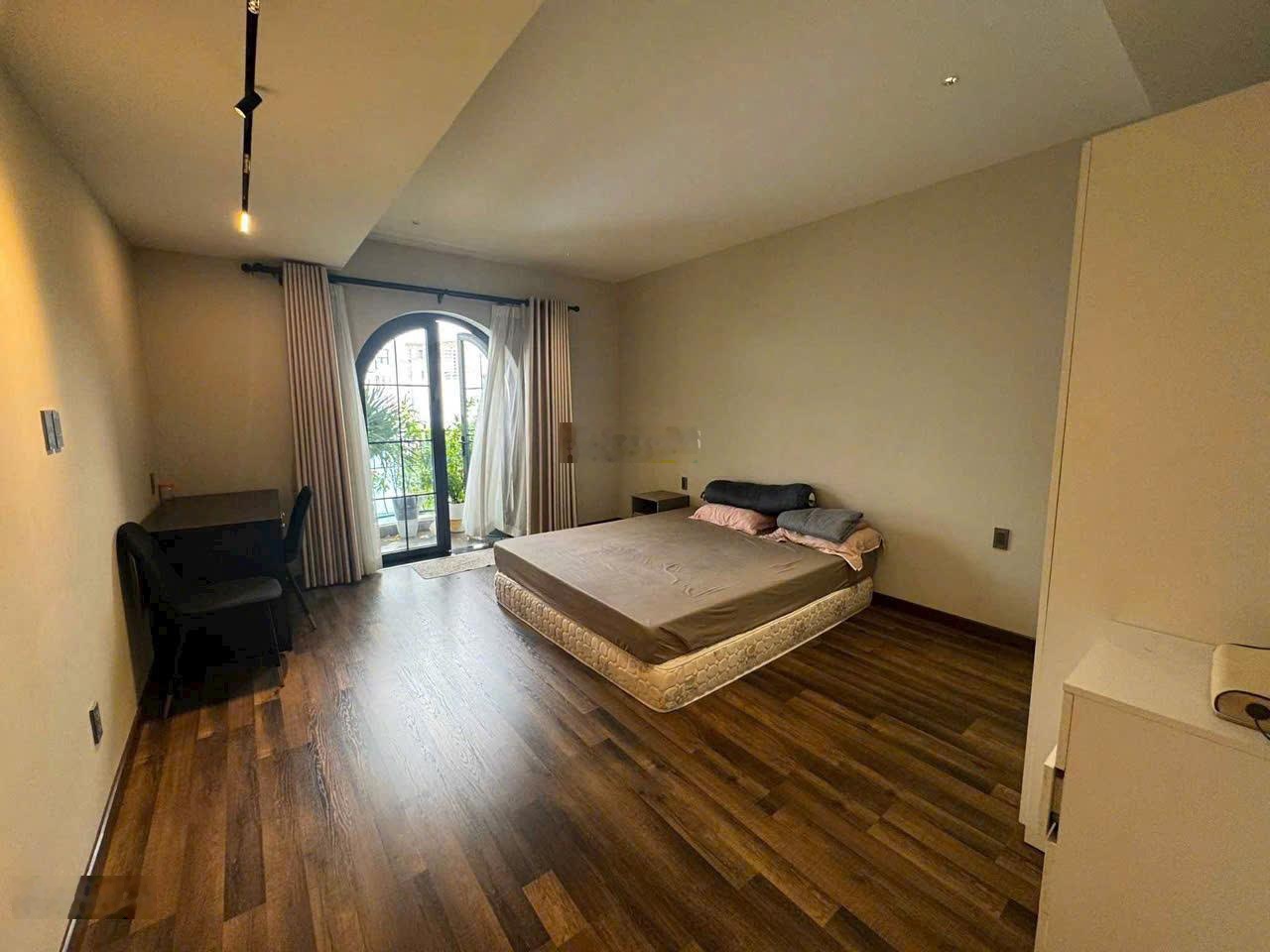 Bán Gấp nhà hẻm xe hơi 2 tầng, DT: 4 x 23m 94m2 đường thông, giá chỉ 100tr/m2 đất