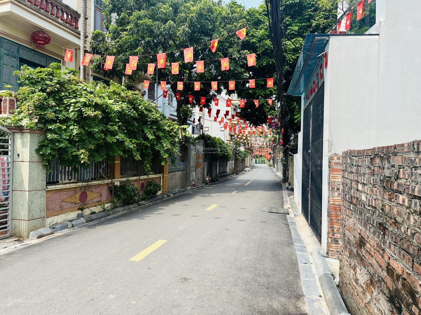 Bán lô đất 52m2 , giá chỉ 3,4 tỷ, lô góc 2 mặt thoáng, cách cầu thăng long chỉ 500m.