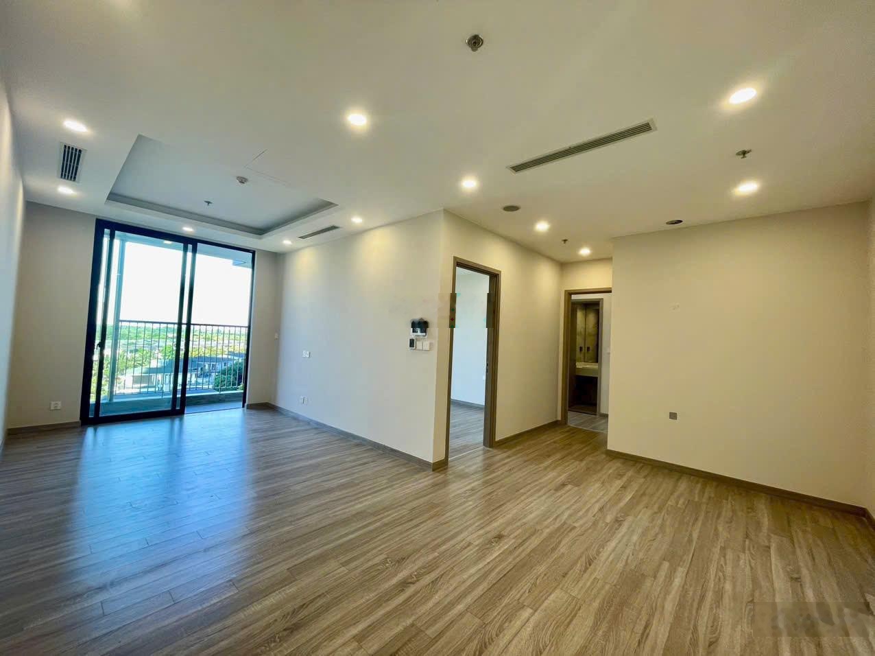 Rẻ nhất thị trường - Sky Forest 74m2 view trực diện biệt thự đảo Island Ecopark - LH. 0836823456