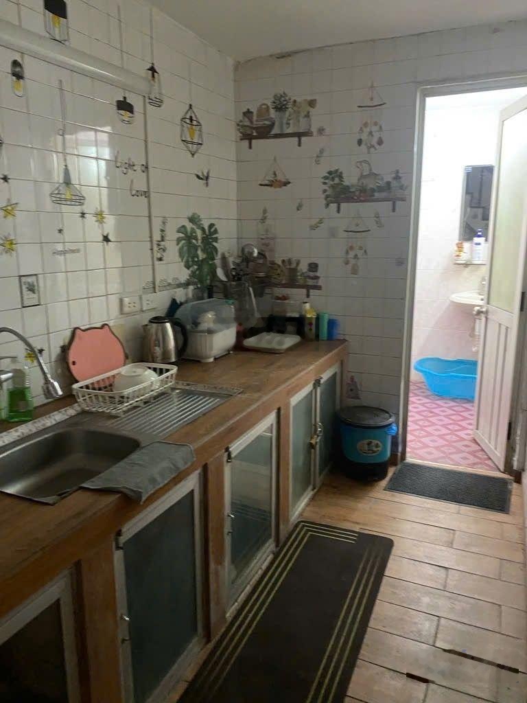 Bạch Đằng chẵn gần viện 108 , vị trí đỉnh 3 gác đỗ cửa , Vài bước ra mặt phố , giá cực tốt