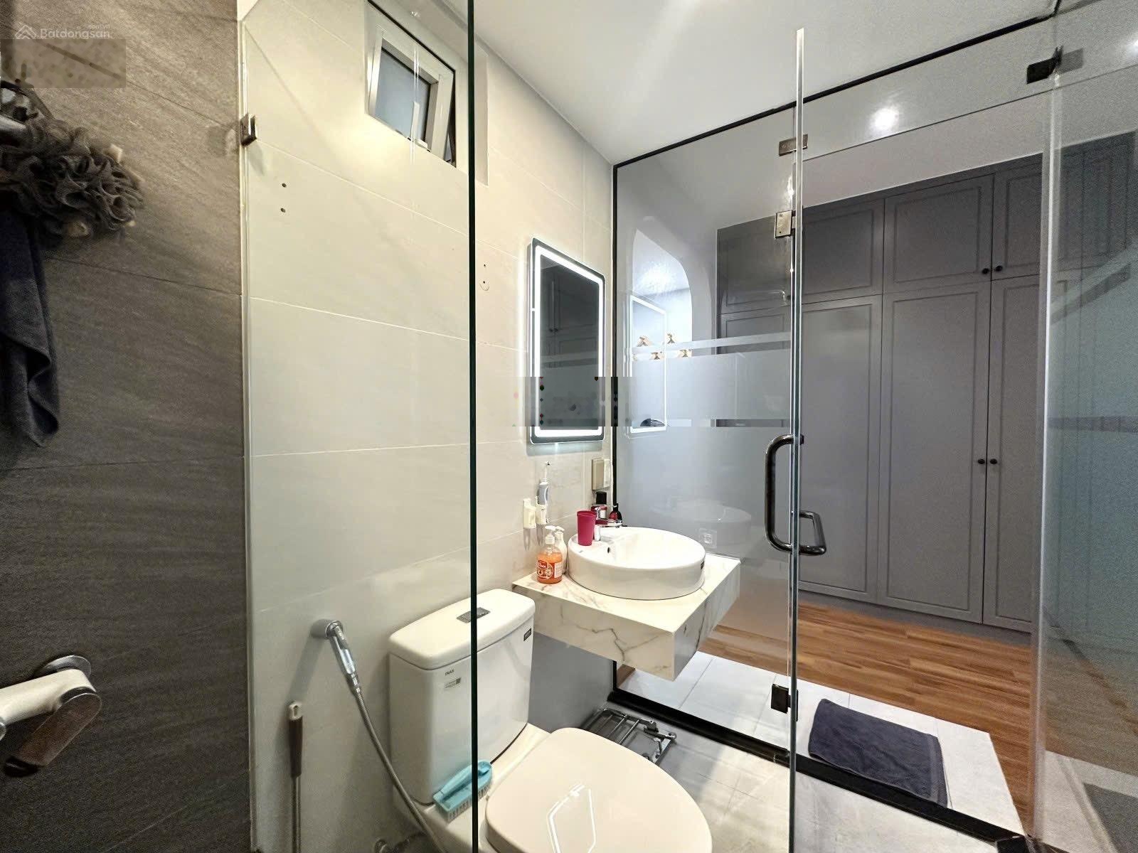 Bán nhà hẻm gần mặt tiền Trần Bình Trọng 4 tầng btct giá 7 tỷ 5 TL