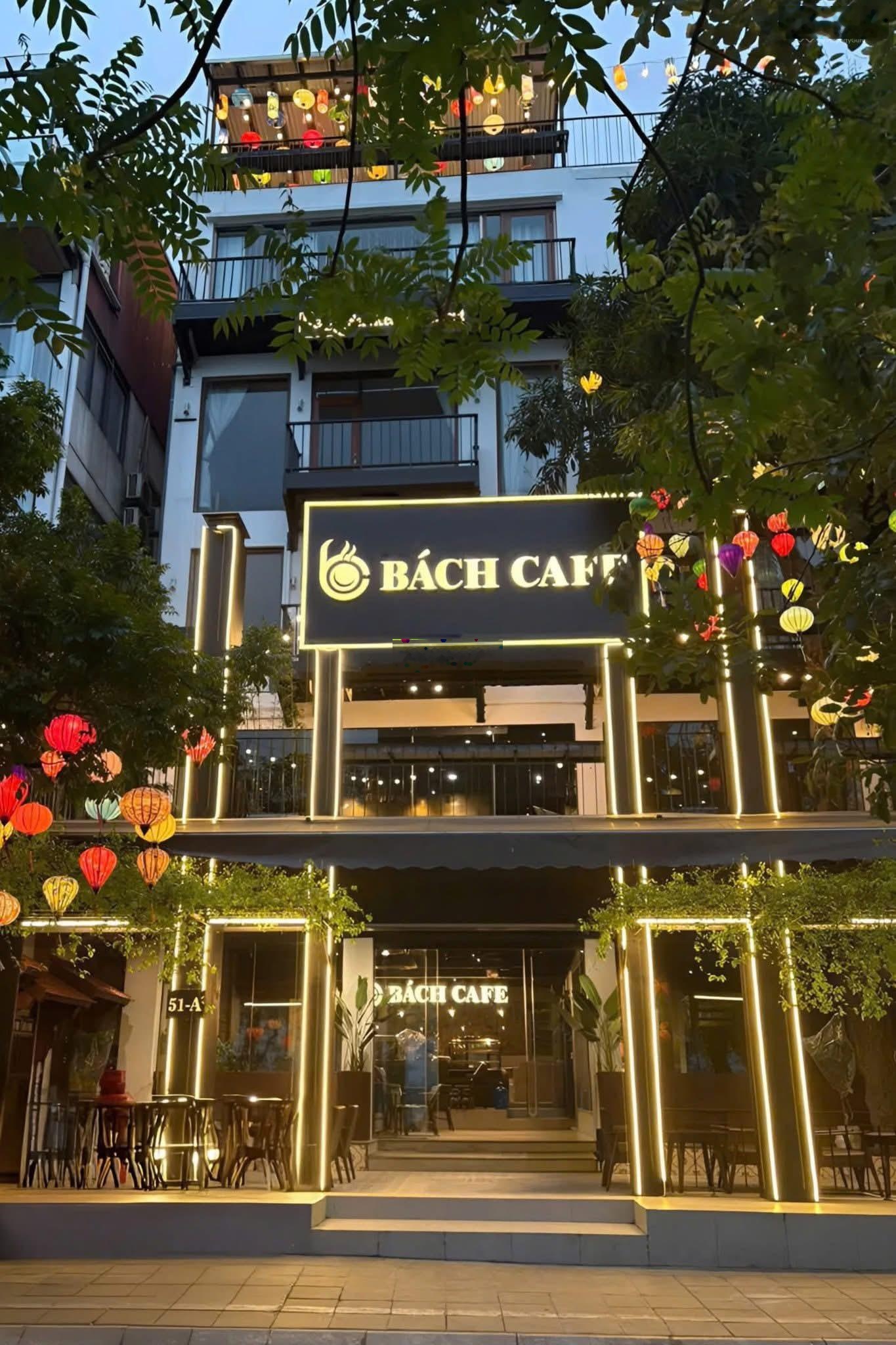 Cho thuê nhà mặt phố Cửa Bắc 150m2 x 7tầng MT 10m thông sàn vị trí đắc địa cho làm mọi mh nhận ngay