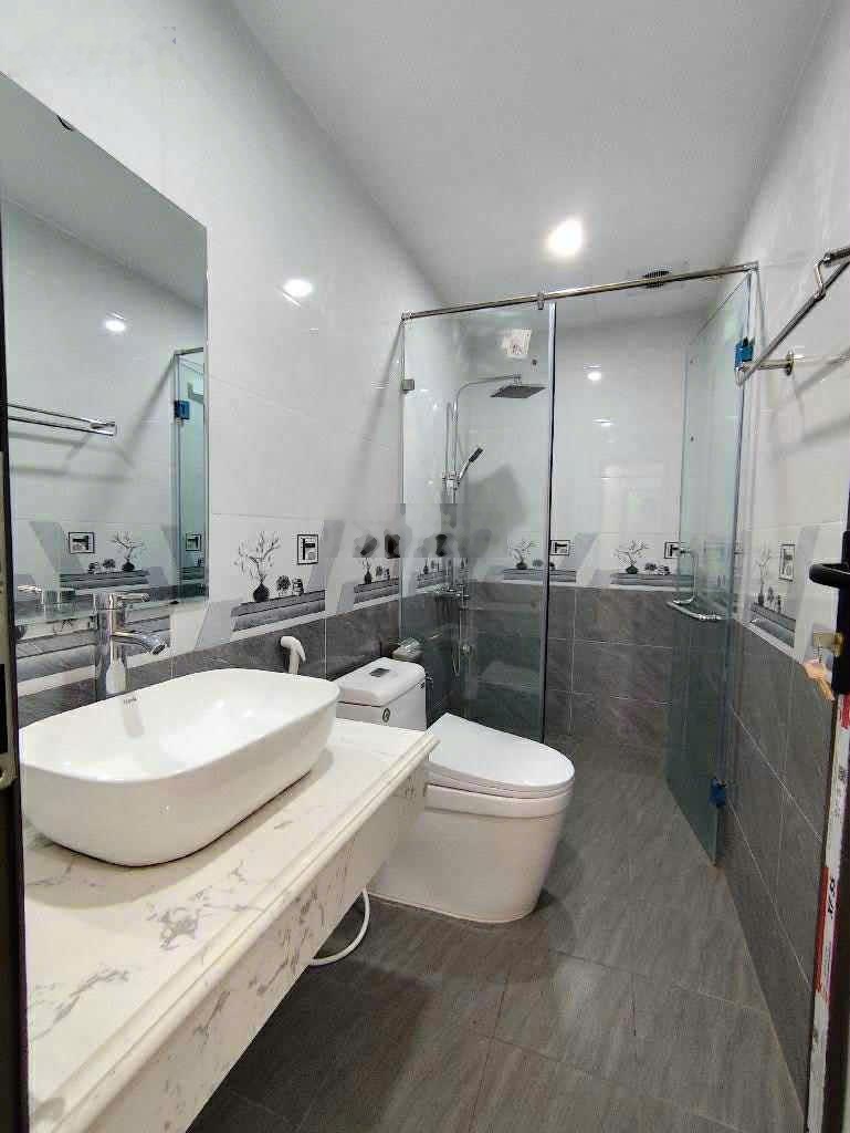 Bán nhà Tân Mai 33m 6.4 tỷ 5 tầng, nhà mới KING KOONG, 10m ô tô tránh, sổ đỏ chính chủ