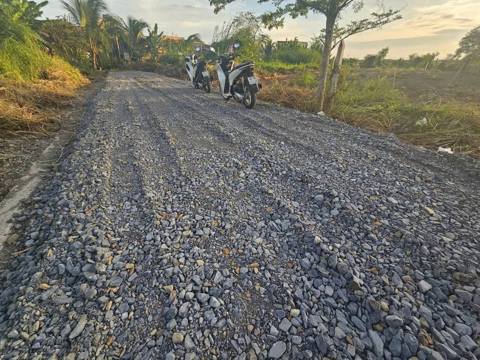 Bán đất thổ cư 200m² sổ riêng, gần công viên Đức Hòa - 900 triệu