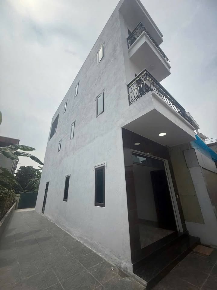 Nhà xinh trung tâm thành phố, ngõ ô tô, 3 tầng tân cổ điển, giá hời