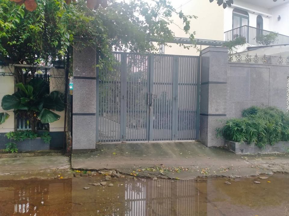 Bán lỗ vườn 304,8m2 tặng nhà cấp 4, gần ngã tư Ba La, Nghĩa Dõng