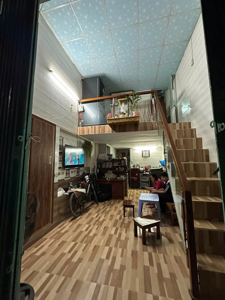 Bán nhà cấp 4 gác lửng kiệt ô tô, 30m2, 2 phòng, Hải Châu, Đà Nẵng