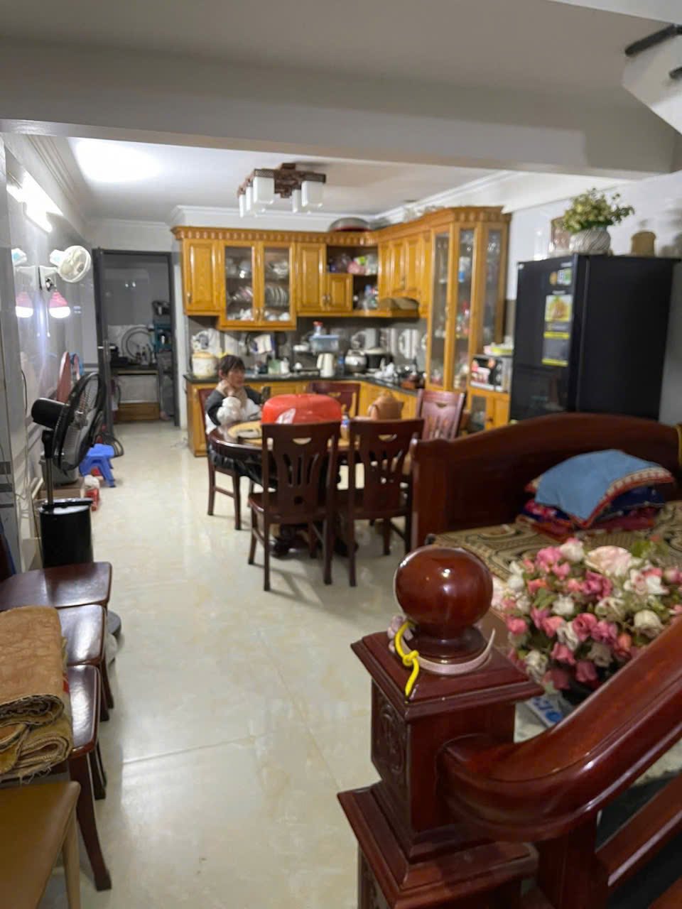 Nhà 3 tầng mặt đường Ngô Gia Tự, ở hay kinh doanh đều "okela"