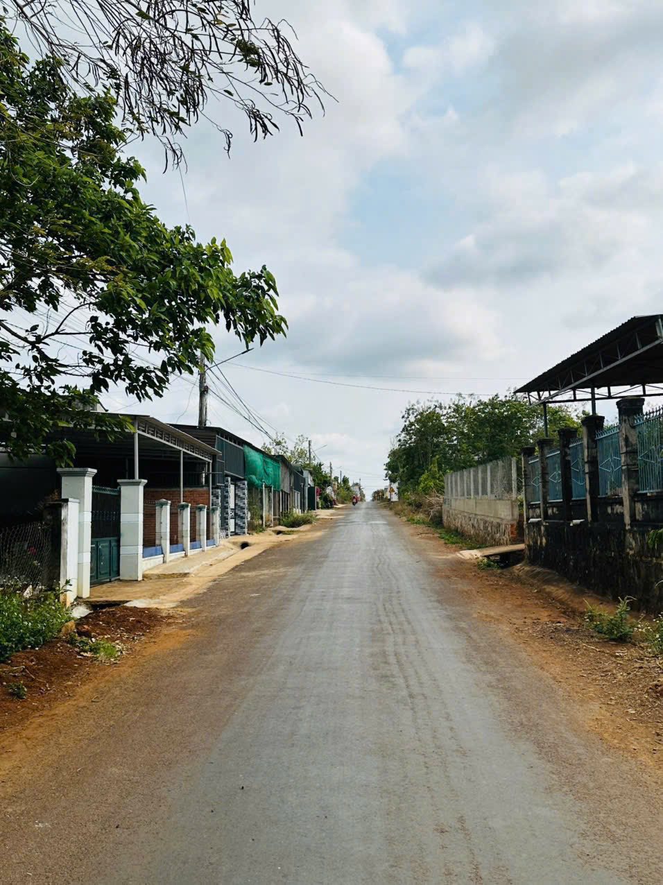 Đất vàng sau chợ Ea Kao, rẻ hơn hàng xóm 200 triệu, kinh doanh bao phê