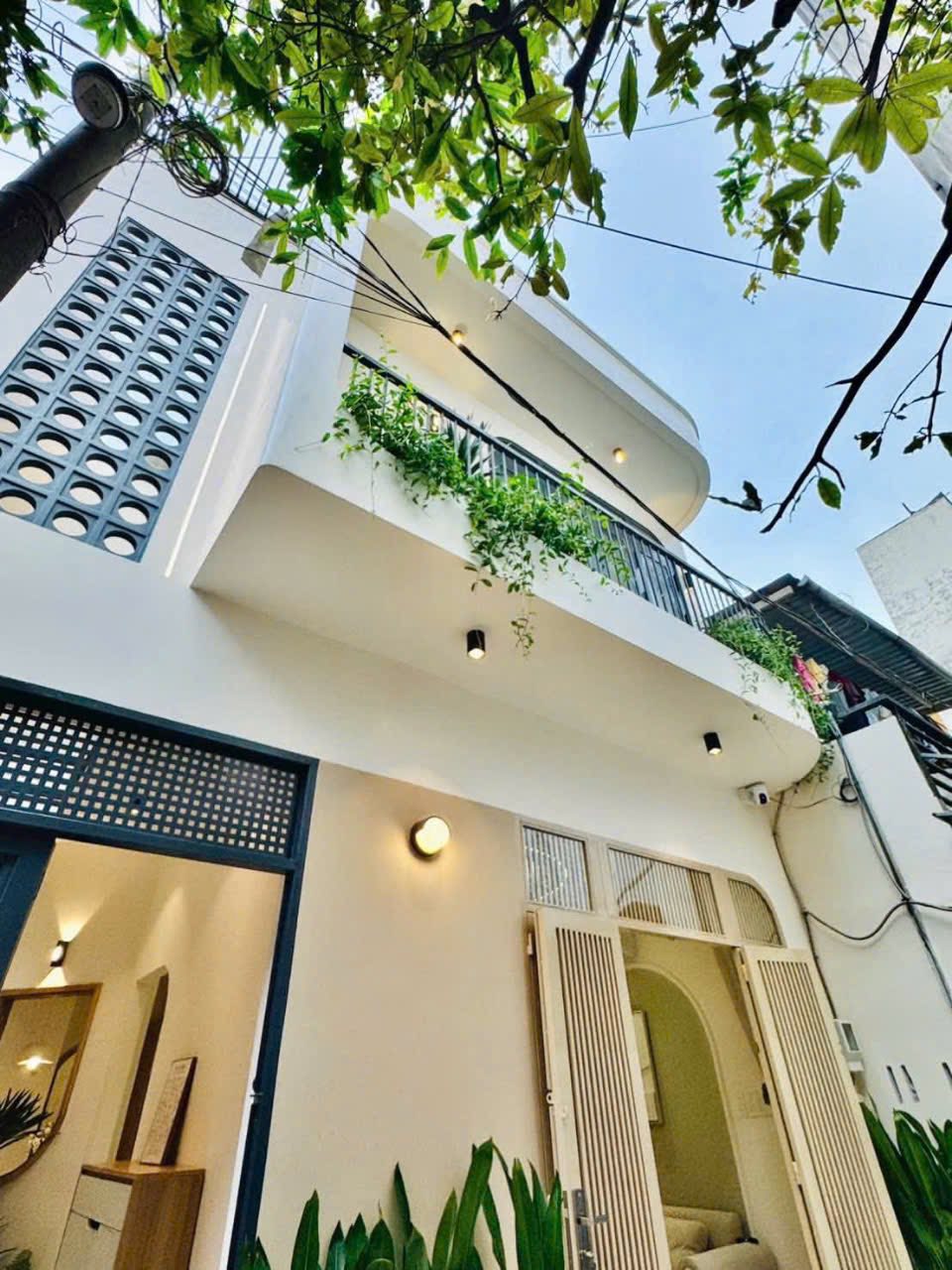 Nhà Gò Vấp, 3 phòng ngủ full nội thất, hẻm xe hơi, giá mềm xíu