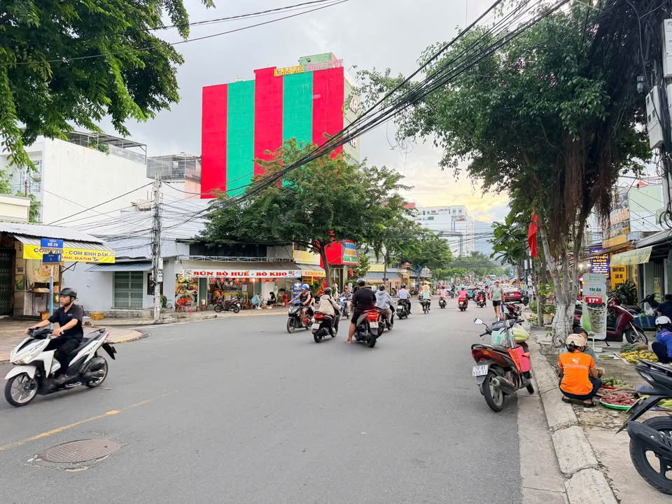 Siêu phẩm căn góc "vàng" đang chờ chủ nhân mới tại đường Số 28, ngay sát đường Thích Quảng Đức