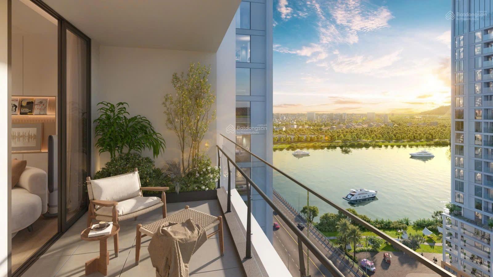 Căn hộ góc Spana 2PN, ban công ngắm pháo hoa và cầu Hòa Xuân về đêm. Full giá và chính sách CĐT