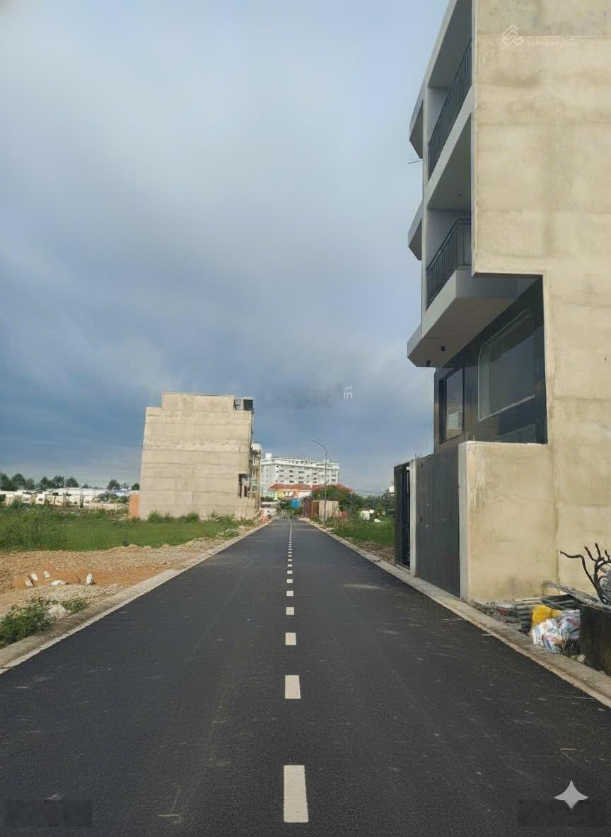 Đất Sau Lưng Chợ Đầu Mối Thủ Đức ,Tam Bình,Thủ Đức - Thổ Cư 100% - ô tô tới đất.