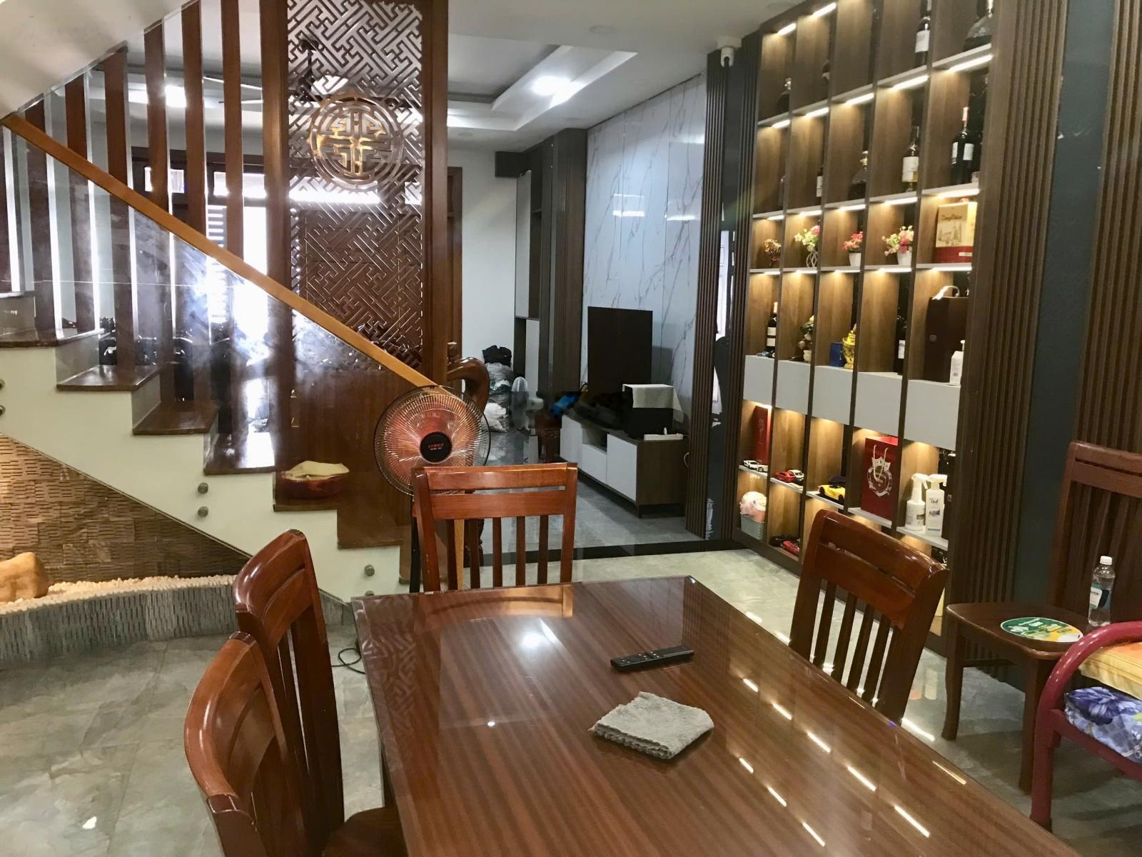 Bán nhanh trong tuần nhà đẹp 4 tầng đường 8m tân hiệp, hóc môn, giá chỉ 6.2 tỷ.