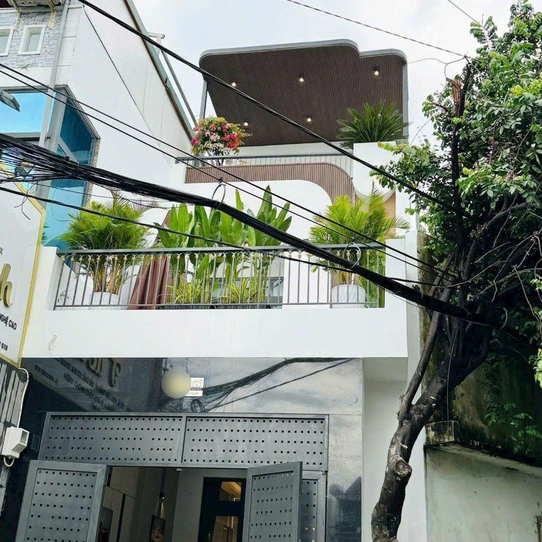 Bán nhà mặt tiền Nguyễn Duy Cung, P12, GV. DT 4.3x23 99m2, 3 tầng, nhà mới, chỉ 11.9 tỷ
