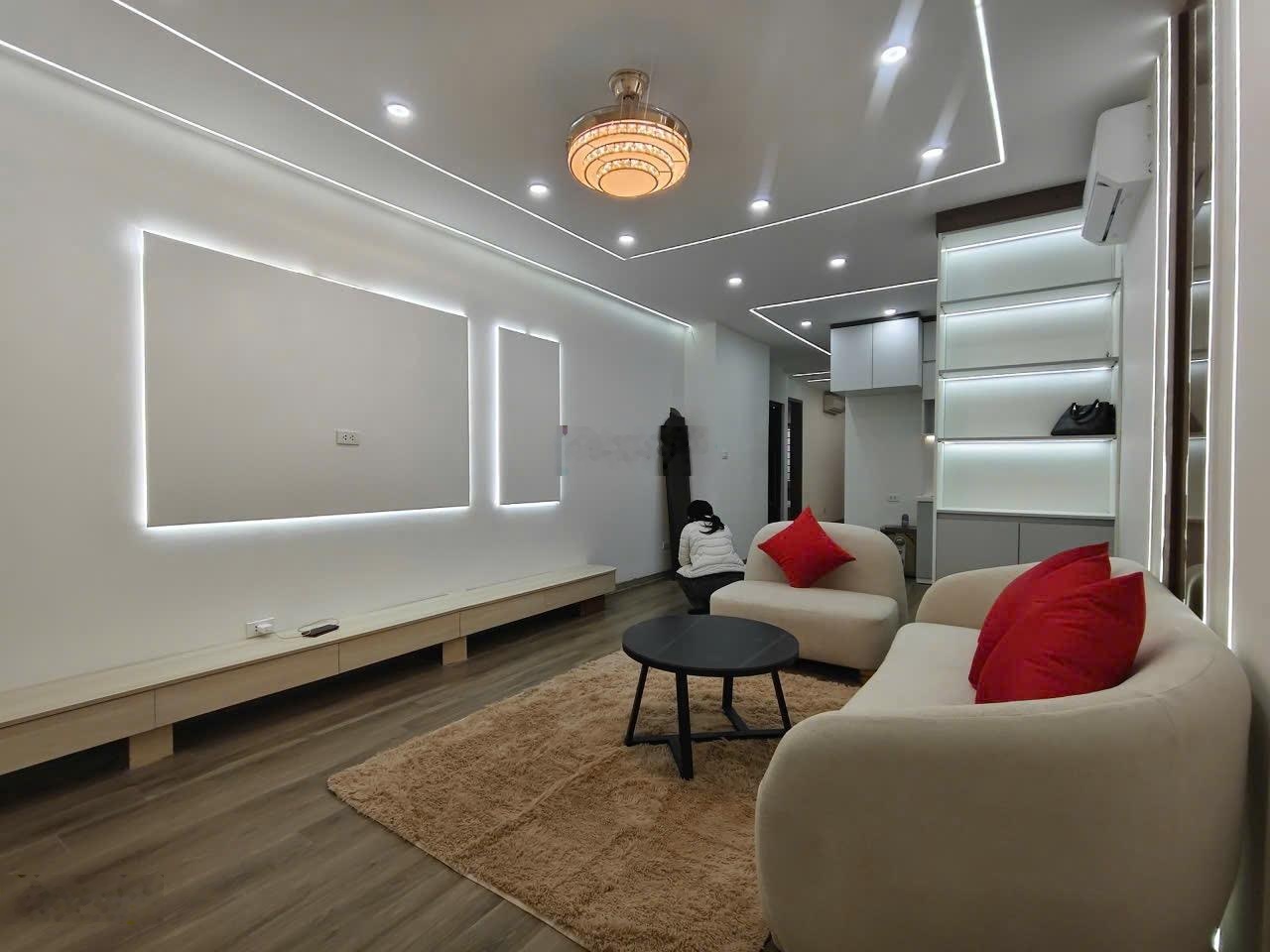 Chính chủ cần bán CC Tân Việt Tower. 3,9 tỷ. 3pn2wc. Nội thất full mới y hình. Sổ đỏ sẵn.