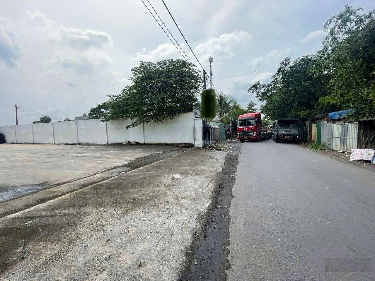 Hàng siêu vip mt đường nhưa gần 550 kho cho thuê 100tr dt 2477m ngang gần 30m.full odt chủ bán gấp