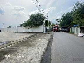 Hàng siêu vip mt đường nhưa gần 550 kho cho thuê 100tr dt 2477m ngang gần 30m.full odt chủ bán gấp