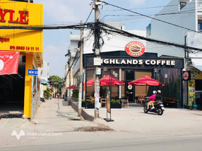 Nhà góc 2 mặt tiền Đỗ Xuân Hợp, Thủ Đức 290m², hợp đồng thuê 105 triệu/tháng