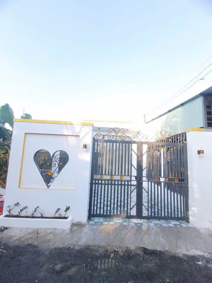 Nhà thổ cư nở hậu 8m tại Trường Tây, Hòa Thành, Tây Ninh giá 980 triệu